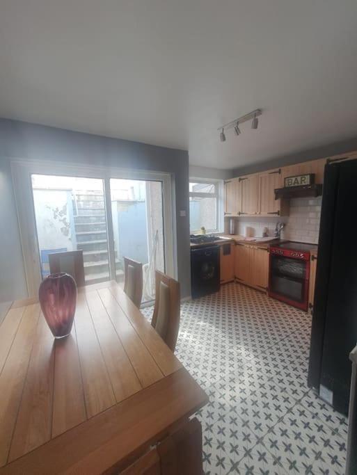 Вілла Guardian View Abertillery Екстер'єр фото